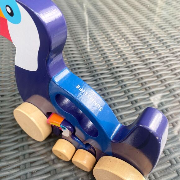 Viga Caterpillar + Sunnylife Toucan Push/Pull Toy Bundle (18m+) - Picture 5 of 5